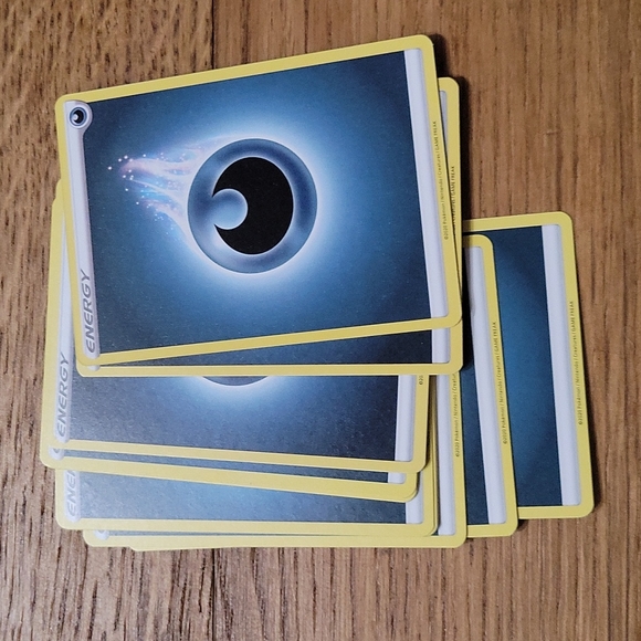5/$15 13 Pokemon Dark Energy Cards - Picture 1 of 1